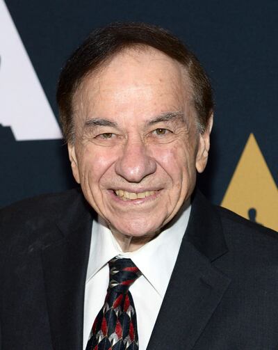 El compositor Richard M. Sherman llega a la presentación de 'The Sherman Brothers: A Hollywood Songbook' de la Academia de Artes y Ciencias Cinematográficas en el Teatro Samuel Goldwyn el 20 de junio de 2018 en Beverly Hills, California. Richard Sherman, el escritor detrás de canciones de películas clásicas de Disney como "Mary Poppins" y "El libro de la selva" murió el 25 de mayo de 2024 a la edad de 95 años, dijo la compañía de cine y entretenimiento.