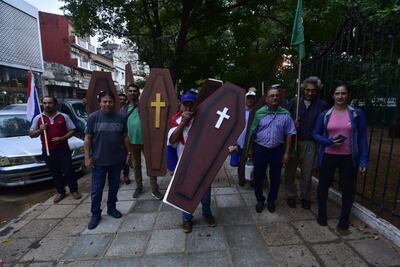 Adultos mayores se sumaron hoy a las movilizaciones debido a que sus reclamos son ignorados por el gobierno.