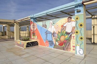 Se pueden ver los personajes, las tradiciones y hasta los animales del Mercado 4 en los murales.