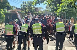 La Policía destacó el comportamiento de los hinchas durante el superclásico entre Olimpia y Cerro Porteño.