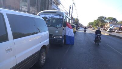 Los transportistas escolares se alistan para trasladar la protesta por la disminución del precio del combustible a Asunción.