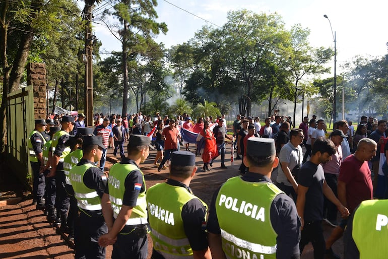 La movilización de esta mañana reunió a miles de personas. 