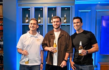 Elías Saba, Tim Payne y Edu Rojas en el lanzamiento de Miller Ultra Premium Beer.
