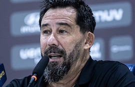 Pablo Andrés Sánchez (53), técnico de Olimpia.