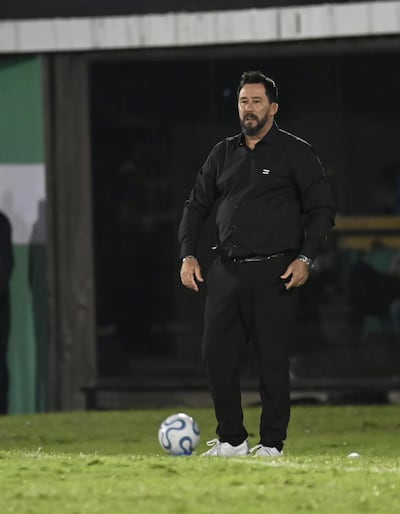 El entrenador de Olimpia, Pablo Vitamina Sánchez en el duelo de vuelta ante Vasco da Gama por los octavos de final de la Copa Sudamericana 2026.