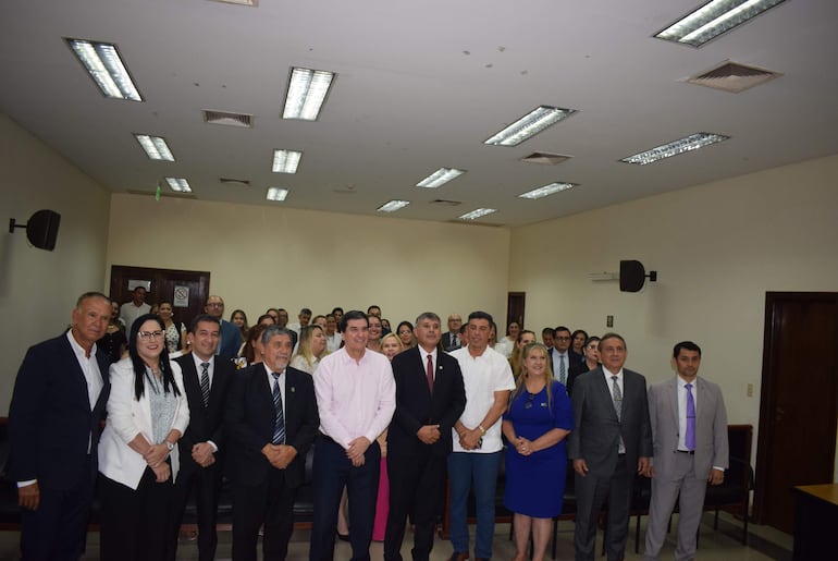 Autoridades judiciales buscan solución al problema de climatización.