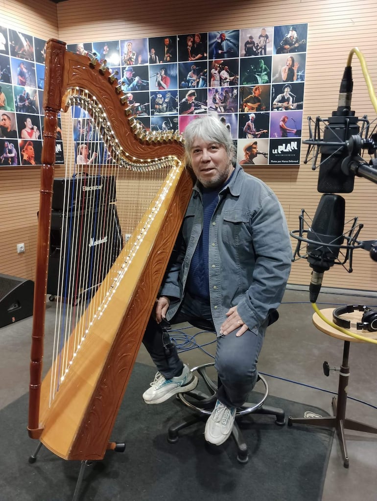 Un momento de la grabación del nuevo álbum Revivir en el estudio Le Plan de París.