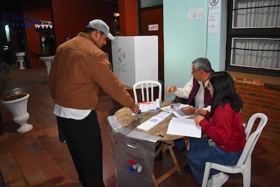 Lauro Acuña, primer elector del Centro Regional de Educación "Natalicio Talavera".
