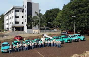 ANDE realiza operativo de verificación de medidores y corte de conexiones directas en Alto Paraná.