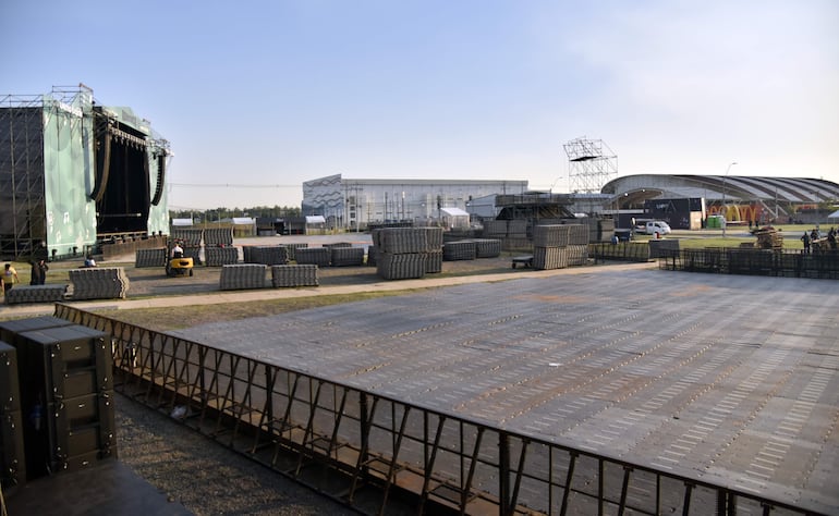 Con mucho orgullo contaron que la mano de obra nacional es mayoría para la realización del montaje y producción.