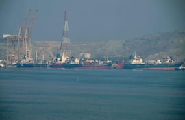 Terminal de contenedores Khor Fakkan cerca del estrecho de Ormuz, en Medio Oriente.