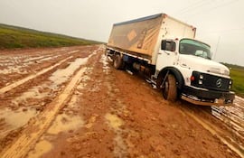 A un año del inicio, persiste el mal estado del acceso María Antonia–Quyquyhó.