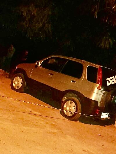 El fallecidio tras una discusión en Yby Yaú fue encontrado dentro de este vehículo. Según el informe, intentaba huir tras herir a un hombre pero éste le propinó un disparo fatal antes.