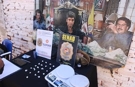 La Secretaría Nacional Antidrogas (SENAD) detuvo a jóvenes que propagaban las actividades del clan Rotela en redes sociales.