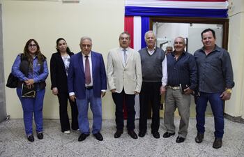 La Comisión Vecinal Pro Camino Río Aquidabán, que aglutina a varios ganaderos, se reunieron este mediodía con la ministra del MOPC, Claudia Centurión.