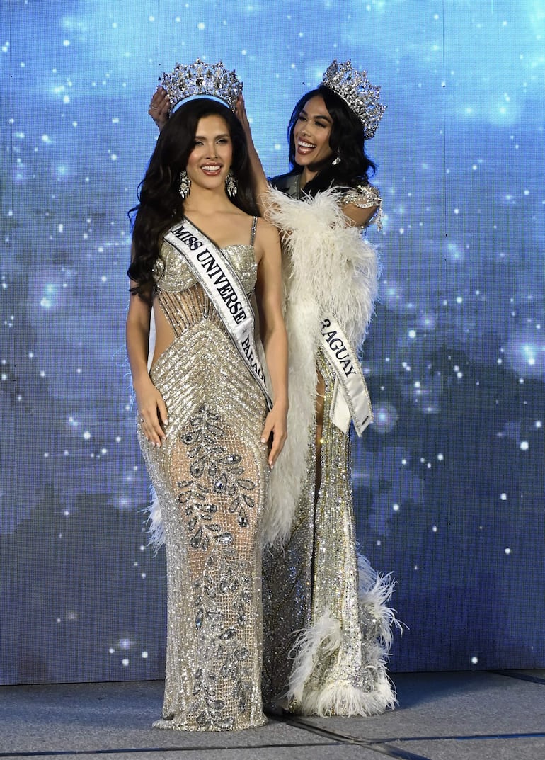 Gretha Matiauda fue coronada por la saliente Miss Universo Paraguay, Yanina Gómez. (Pedro González)