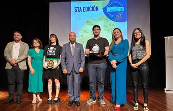 El Premio Lumiére otorga a jóvenes cineastas la posibilidad de recibir capacitación en París, Francia.