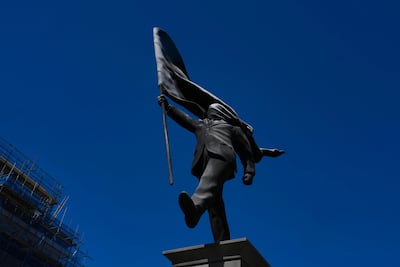 Estatua firmada por Banksy que apareció en el centro de Londres el jueves 30 de abril de 2026. Fotografía de Kin Cheung.