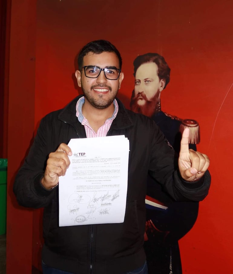 Ariel Lilo Monges Espínola (Lista 2N-HC), actual intendente de Sapucái, fue confirmado por el TREP como ganador de las internas de la ANR y buscará su reelección.