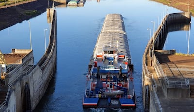 El río Paraná es la base de dos de los tratados bilaterales más importantes del Paraguay (Itaipú y Yacyretá).