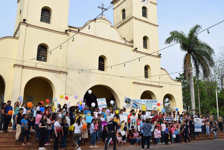Feligreses llegaron de diferentes centros católicos.