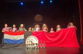 Las bailarinas esteñas representaron al altura a Paraguay.