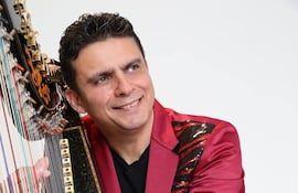 El arpista Marcelo Rojas es uno de los que estará presente en el Festival del Cántaro y la Miel, en la ciudad de Itá.