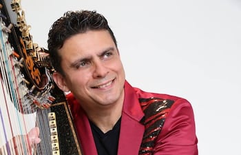El arpista Marcelo Rojas es uno de los que estará presente en el Festival del Cántaro y la Miel, en la ciudad de Itá.