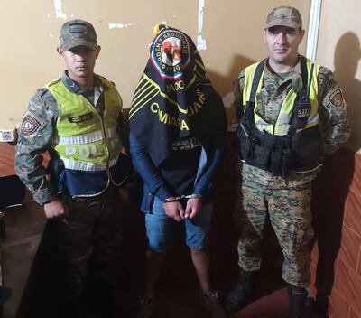 Una madre denunció el supuesto abuso de su hija adolescente y retuvo al hombre de 24 años.