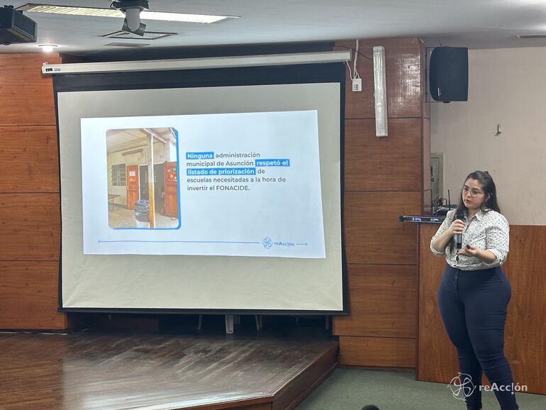 Presentación de la organización reAcción Paraguay en una audiencia en la Junta Municipal de Asunción, el jueves.