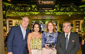 Directivos de Arcoiris recibieron con orgullo un premio en el Ranking de Marcas 2026 de la CAP.