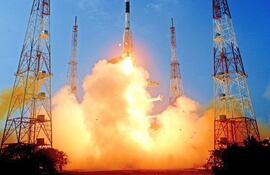 La Organización de Investigación Espacial de la India (ISRO, por sus siglas en inglés) lanzó este viernes con éxito un ‘minicohete’ de unas 120 toneladas dirigido a abaratar los precios del lanzamiento de satélites al espacio y facilitar su uso a escala comercial.