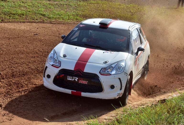 Enrico Massagrande comanda la clasificación del Regional entre los Autos R con el Citroen.