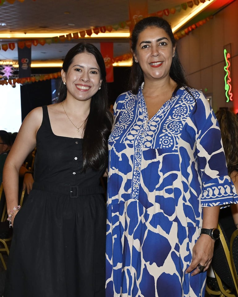 Antonella Torres y Mónica Rodríguez. 