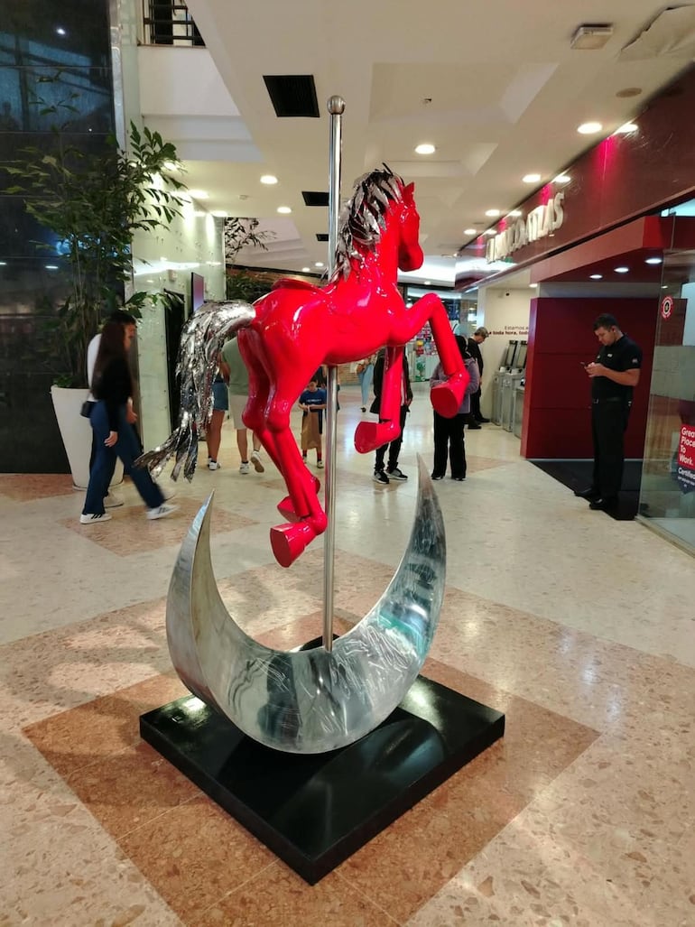 Escultura de la muestra "Estampida", de Juan Pablo Pistilli
