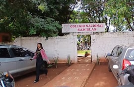 Acceso al Colegio San Blas de la ciudad de Pedro Juan Caballero.