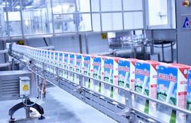 La Cooperativa La Holanda procesa un masivo volumen de leche acompañando a miles de familias con calidad y calidez.