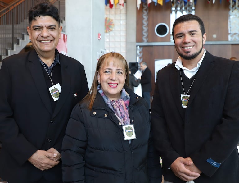 Osvaldo Franco, Nancy Salinas y Gustavo Chávez