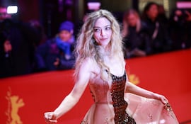 Amanda Seyfried llega a la proyección de "The Testament of Ann Lee" durante el Festival de Cine de Berlín.