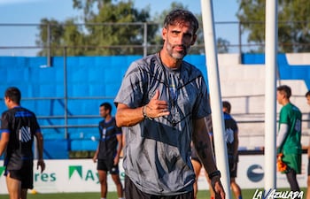 Roberto Antonio Nanni (44 años), entrenador del Sportivo Ameliano.