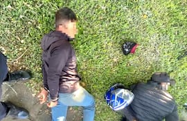 Dos detenidos en Encarnación con armas de fuego en inmediaciones de un ente bancario