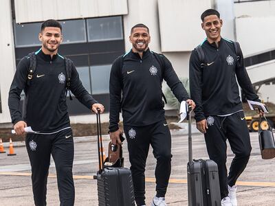 Los jugadores de Olimpia previo al viaje a la ciudad de Cochabamba para el debut en la Copa Libertadores 2025.