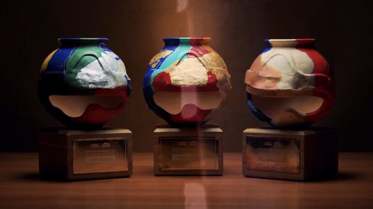 Los trofeos del Mundial de Rally Paraguay 2025.