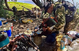 Mades incauta redes, armas y fauna silvestre faenada.