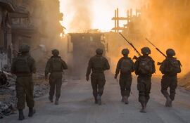 El mundo se dirige hacia un “futuro distópico”, alerta el jefe de DDHH de la ONU.