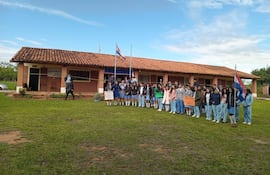 Los alumnos del colegio técnico Nuestra Señora de Lourdes de Guajayví reclaman la pronta reparación de las aulas clausuradas