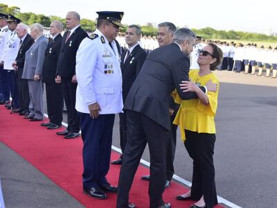 El Presidente entregó el reconocimiento a su suegra Rosana María Bo de López Moreira.