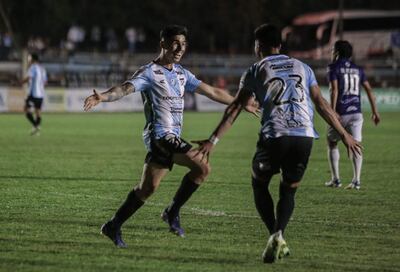 Los jugadores de Guaireña celebran un gol contra Tacuary en el Parque del Guairá.