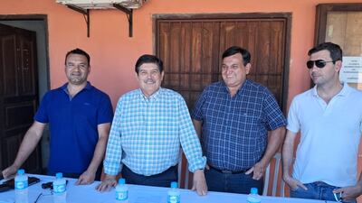 Teófilo Morales, vocero de las Empresas Permisionarias de Trasnporte de Asunción, además de Derlis Dasilva, de la Línea 13-2 Conquistador, Roberto Cañete, de la Línea 1 Ysapy y Jesús Escario, Línea 16 La Unión.
