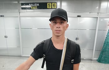 El argentino Franco Alfonso e su arribo a nuestro país para sumarse a Olimpia.